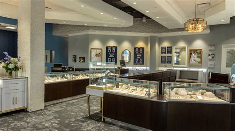 white diamonds jewelry store.